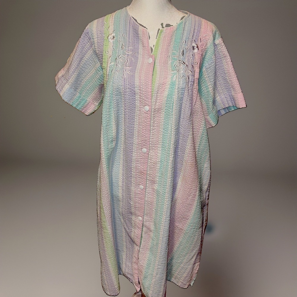 Miss Elaine Seersucker Pastel Stripe Duster Robe Embroidery (Style #858619)  M